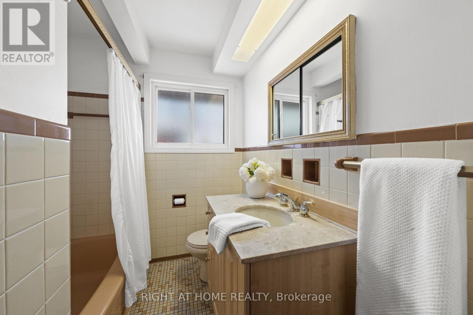 757 Dickens Avenue, Ottawa, Ontario  K1G 2X9 - Photo 25 - X12785736