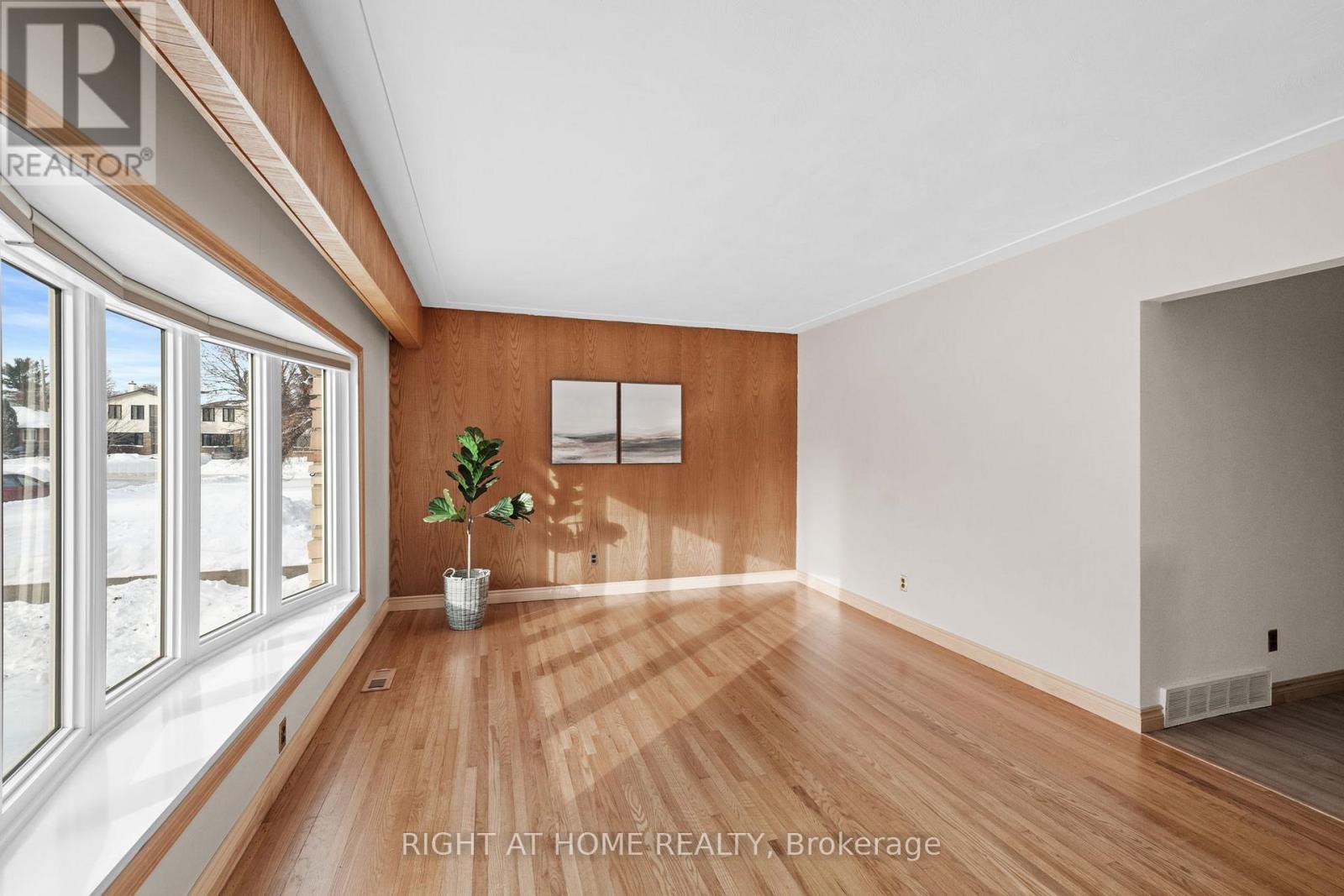 757 Dickens Avenue, Ottawa, Ontario  K1G 2X9 - Photo 5 - X12785736