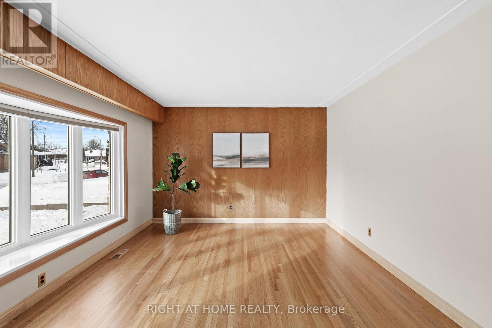 757 Dickens Avenue, Ottawa, Ontario  K1G 2X9 - Photo 6 - X12785736