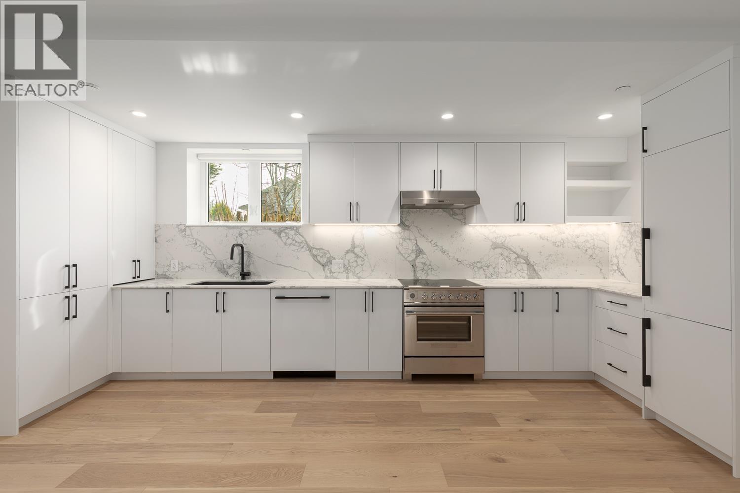 853 E 19th Avenue, Vancouver, British Columbia  V5V 1K6 - Photo 6 - R3089653