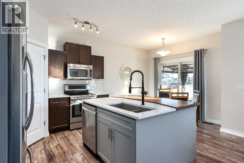 729 Hampton Hills Drive Ne, High River, Alberta  T1V 0E6 - Photo 4 - A2276415