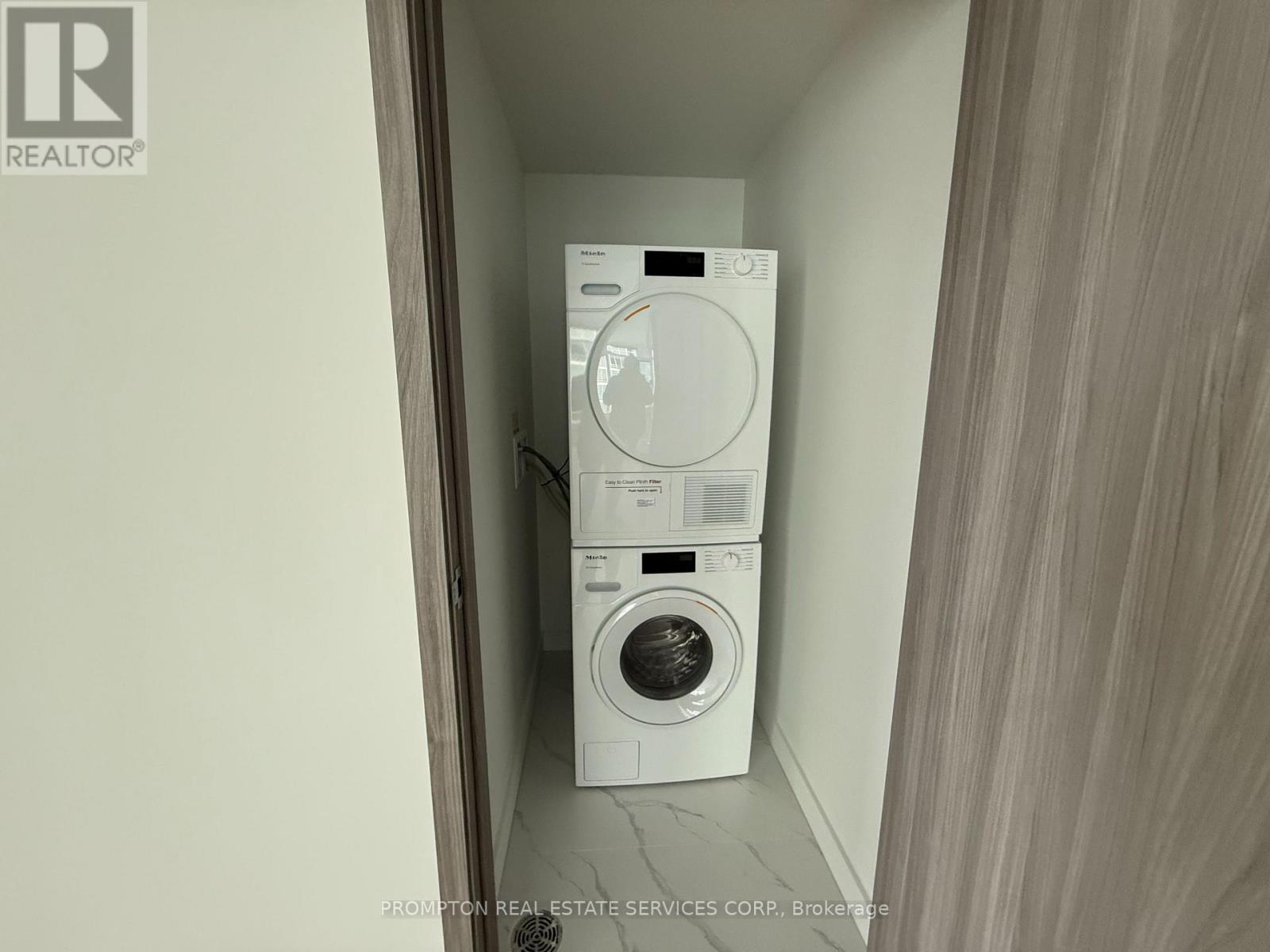 1102 - 1 Concord Cityplace Way, Toronto, Ontario  M5V 0X3 - Photo 11 - C12785734