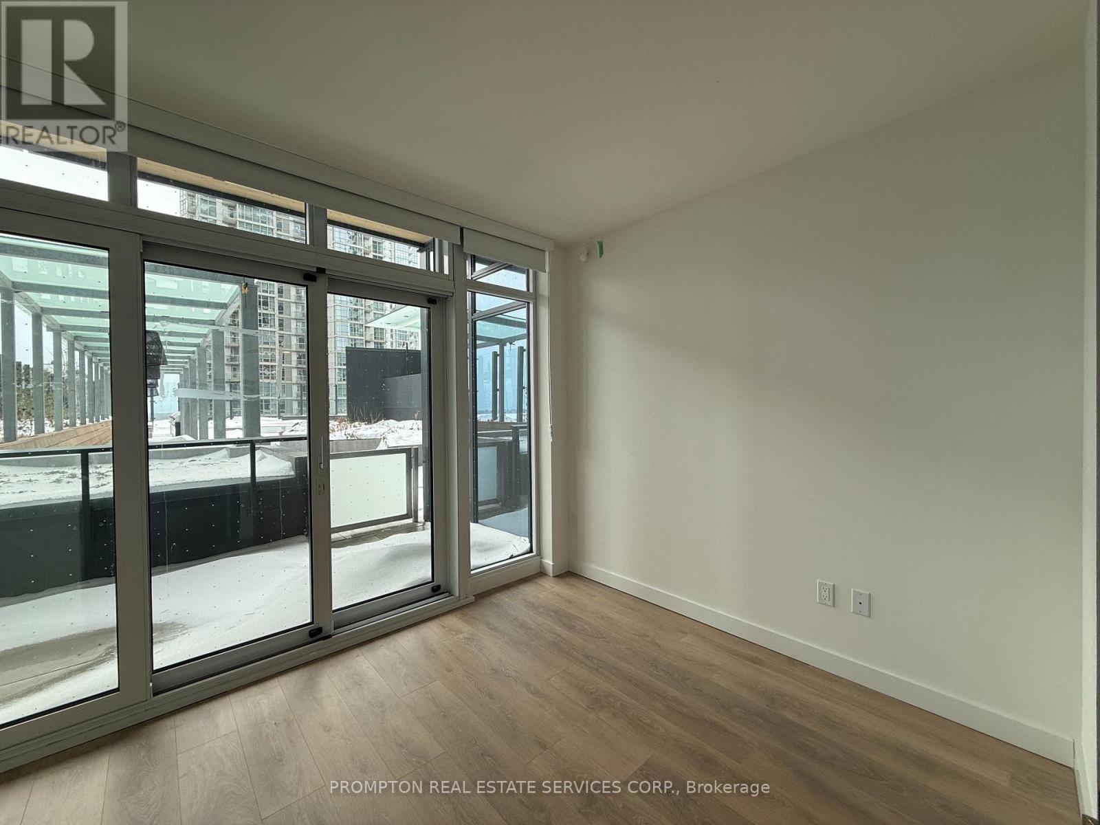 1102 - 1 Concord Cityplace Way, Toronto, Ontario  M5V 0X3 - Photo 4 - C12785734