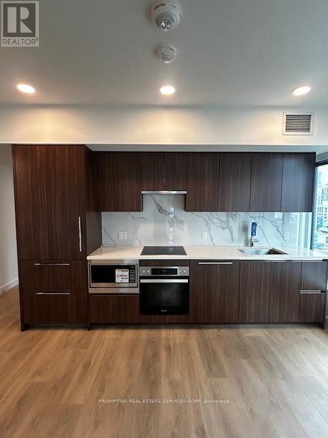 1102 - 1 Concord Cityplace Way, Toronto, Ontario  M5V 0X3 - Photo 7 - C12785734