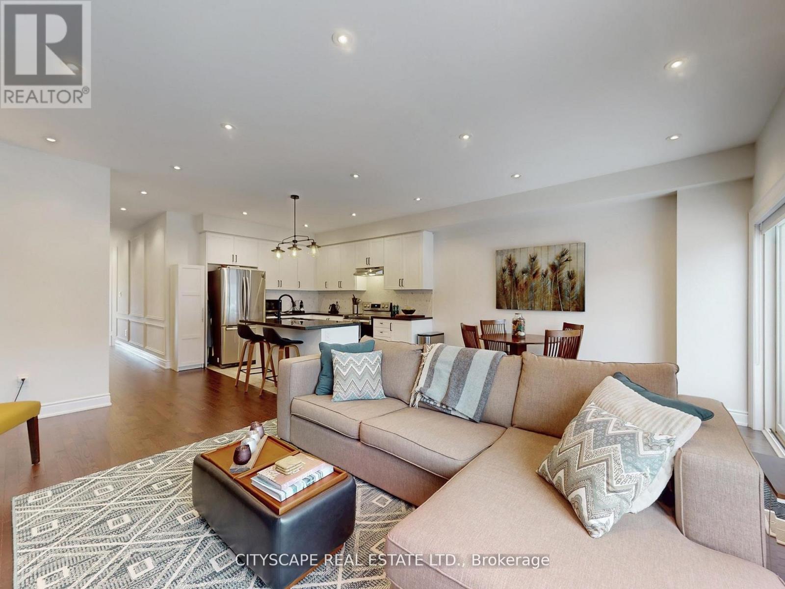 98 Veterans Street, Bradford West Gwillimbury, Ontario  L3Z 4H7 - Photo 44 - N12785732