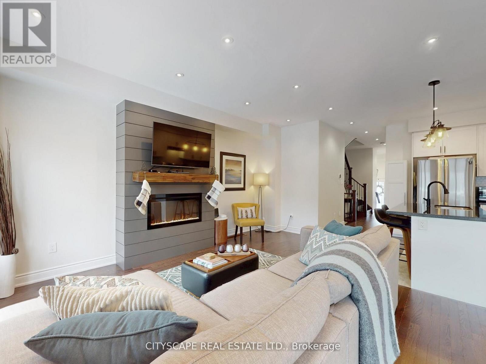 98 Veterans Street, Bradford West Gwillimbury, Ontario  L3Z 4H7 - Photo 45 - N12785732