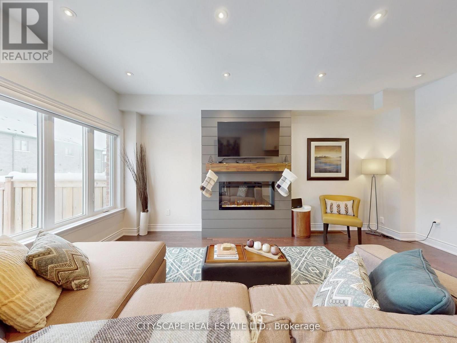 98 Veterans Street, Bradford West Gwillimbury, Ontario  L3Z 4H7 - Photo 46 - N12785732