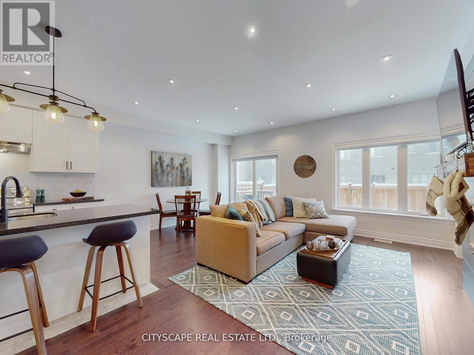 98 Veterans Street, Bradford West Gwillimbury, Ontario  L3Z 4H7 - Photo 47 - N12785732