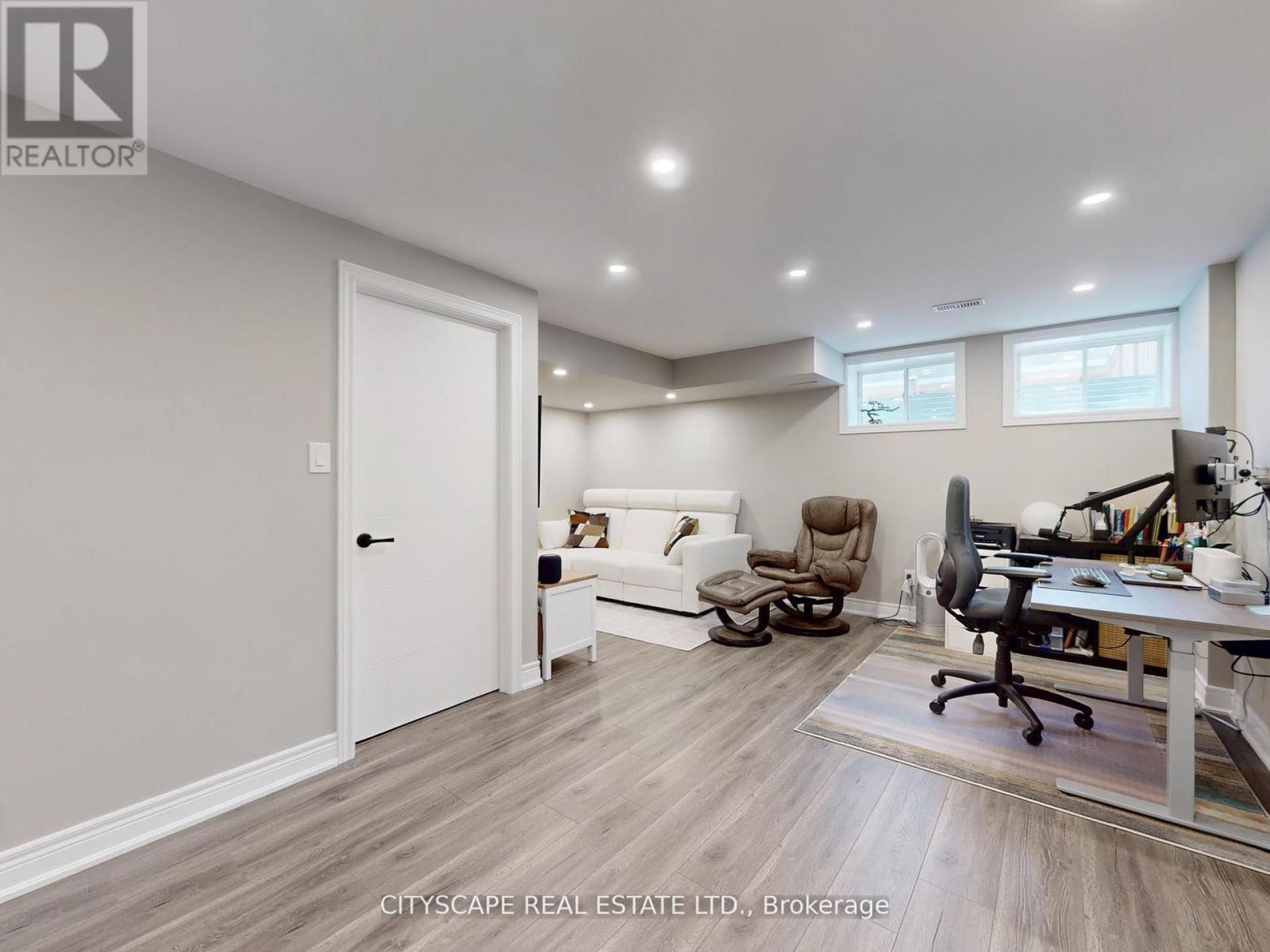 98 Veterans Street, Bradford West Gwillimbury, Ontario  L3Z 4H7 - Photo 9 - N12785732