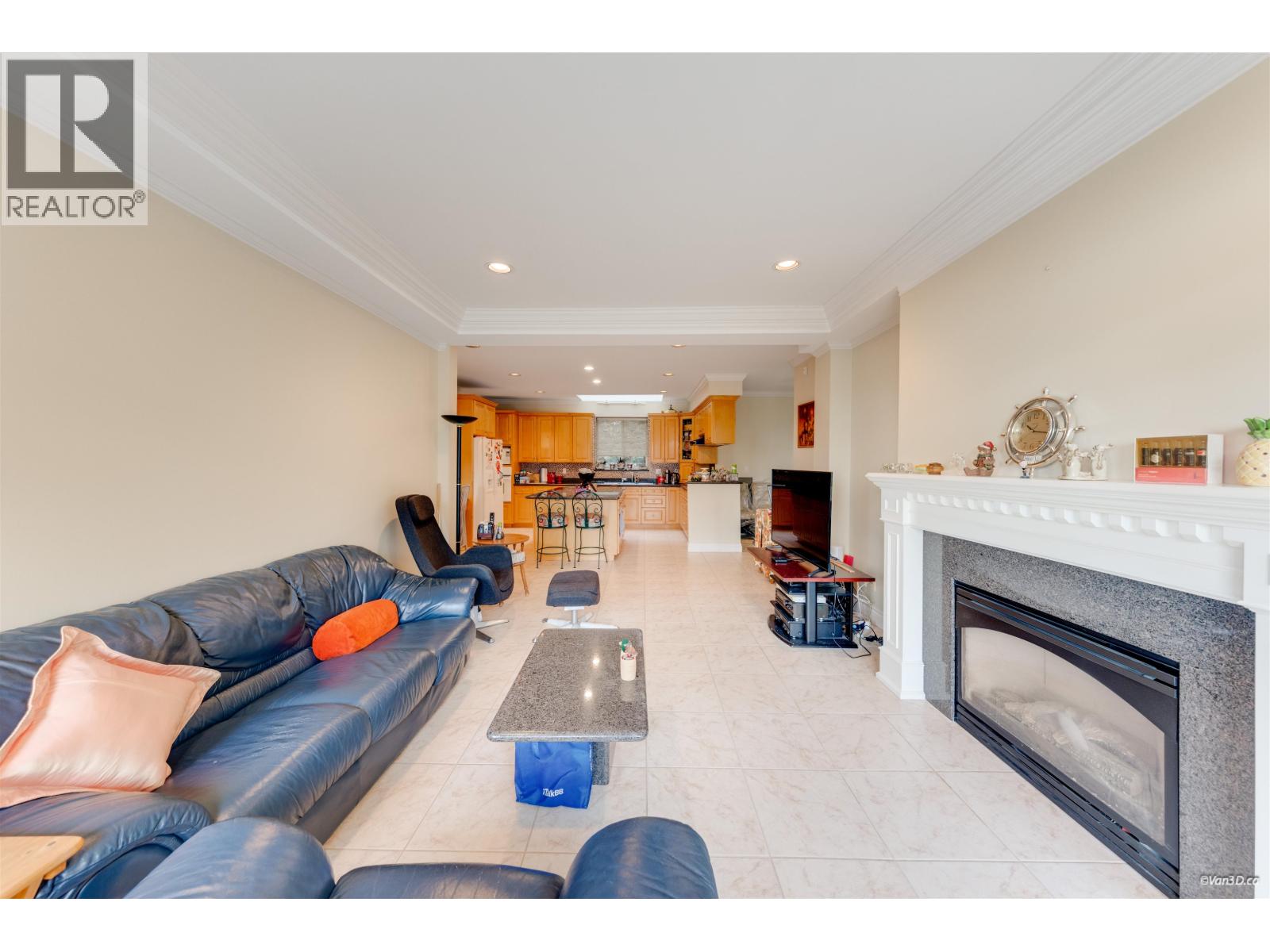 4989 Chalet Place, North Vancouver, British Columbia  V7R 4X4 - Photo 7 - R3089630