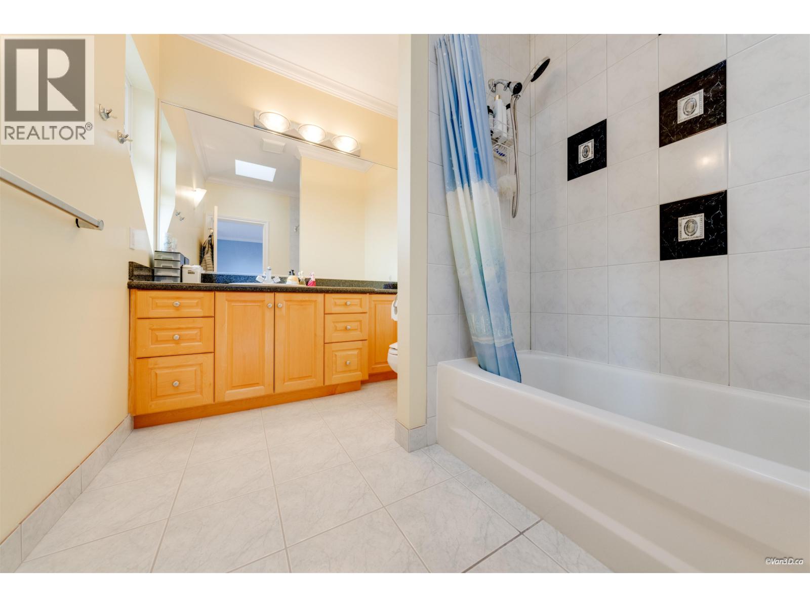 4989 Chalet Place, North Vancouver, British Columbia  V7R 4X4 - Photo 26 - R3089630