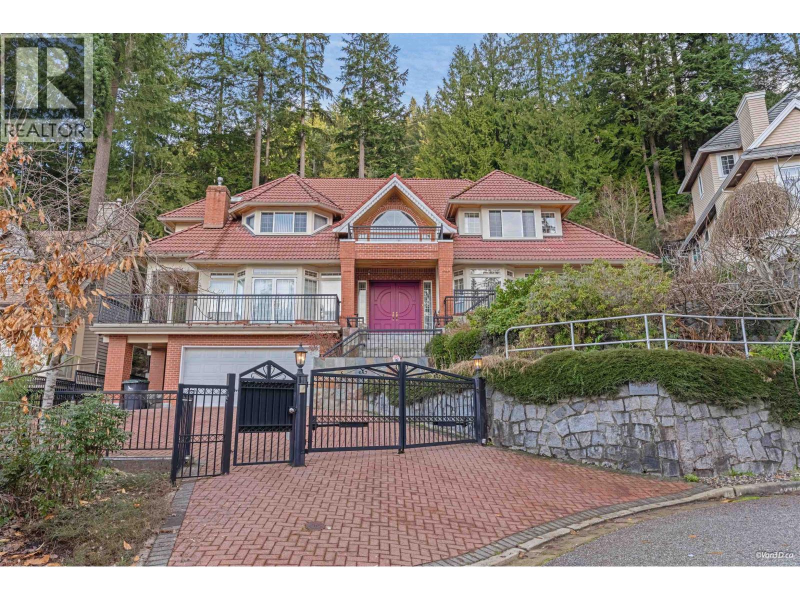 4989 CHALET PLACE, North Vancouver, British Columbia