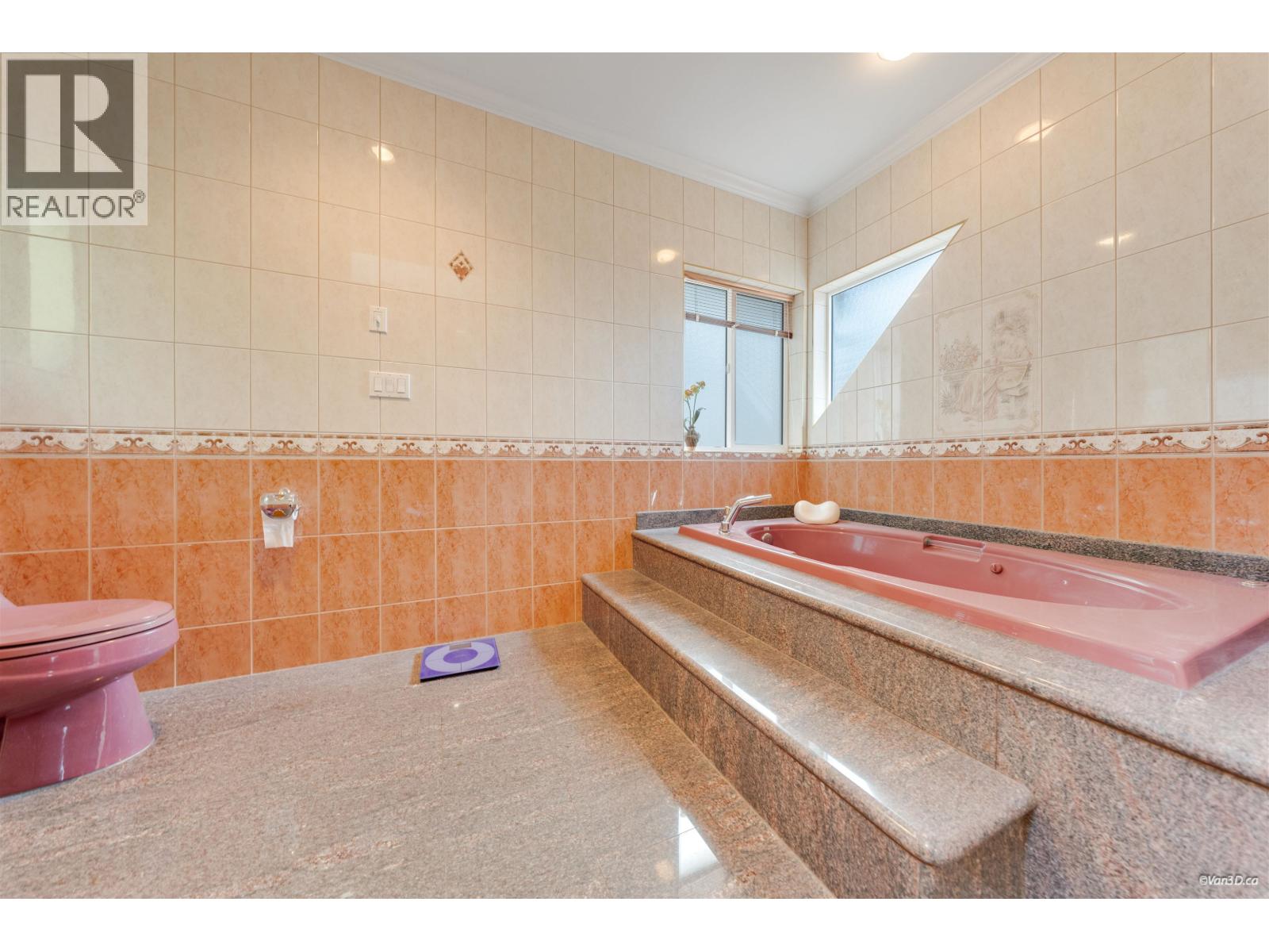 4989 Chalet Place, North Vancouver, British Columbia  V7R 4X4 - Photo 16 - R3089630