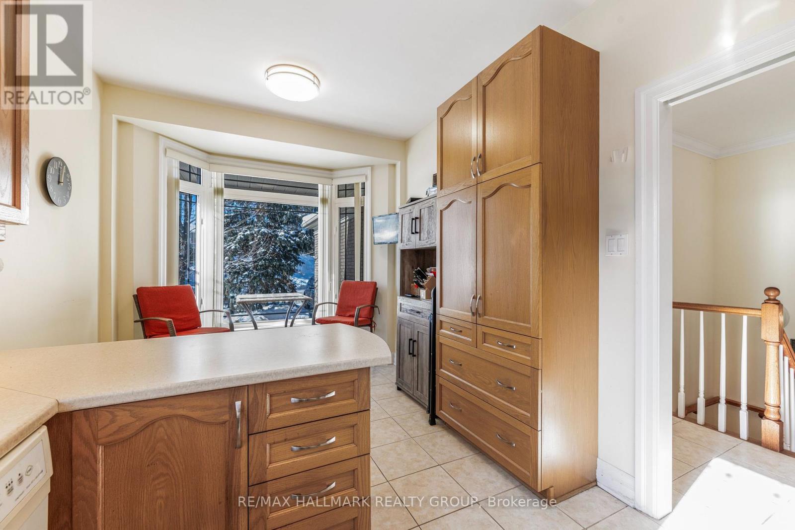 8 Waterford Way, Ottawa, Ontario  K2E 7V4 - Photo 13 - X12785760