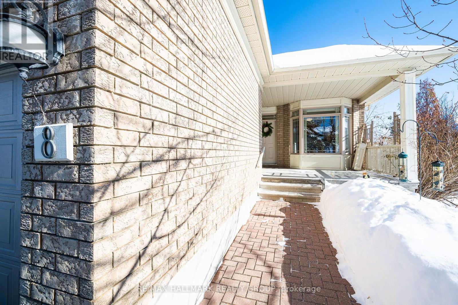 8 Waterford Way, Ottawa, Ontario  K2E 7V4 - Photo 3 - X12785760