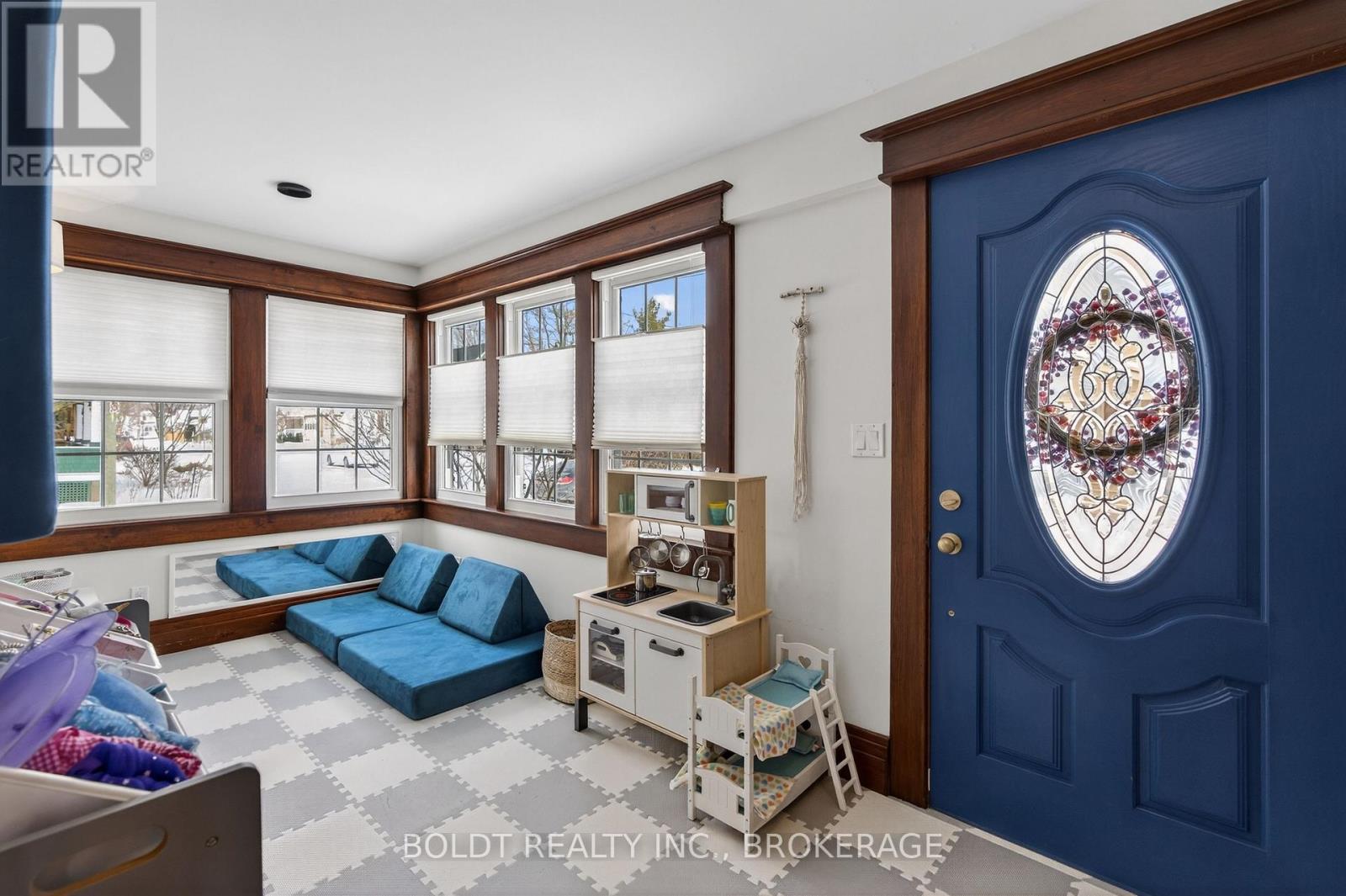 17 Taylor Avenue, St. Catharines, Ontario  L2R 6G9 - Photo 18 - X12785766