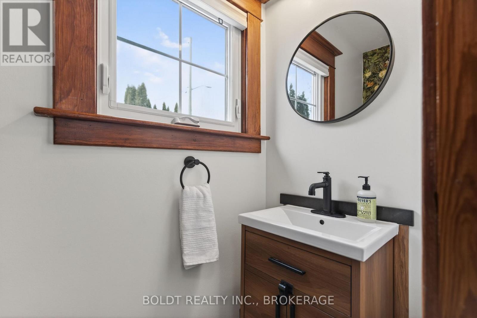 17 Taylor Avenue, St. Catharines, Ontario  L2R 6G9 - Photo 22 - X12785766