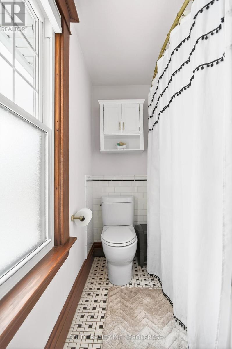 17 Taylor Avenue, St. Catharines, Ontario  L2R 6G9 - Photo 36 - X12785766