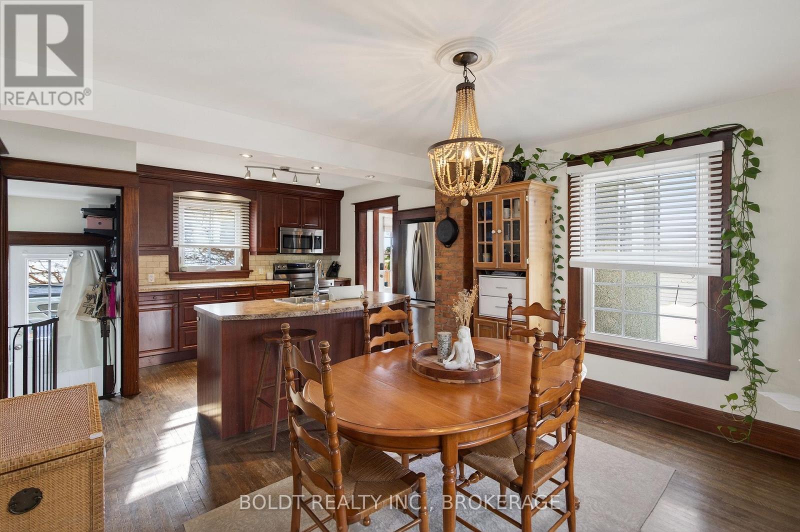 17 Taylor Avenue, St. Catharines, Ontario  L2R 6G9 - Photo 6 - X12785766