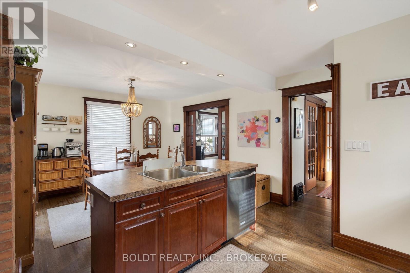 17 Taylor Avenue, St. Catharines, Ontario  L2R 6G9 - Photo 7 - X12785766