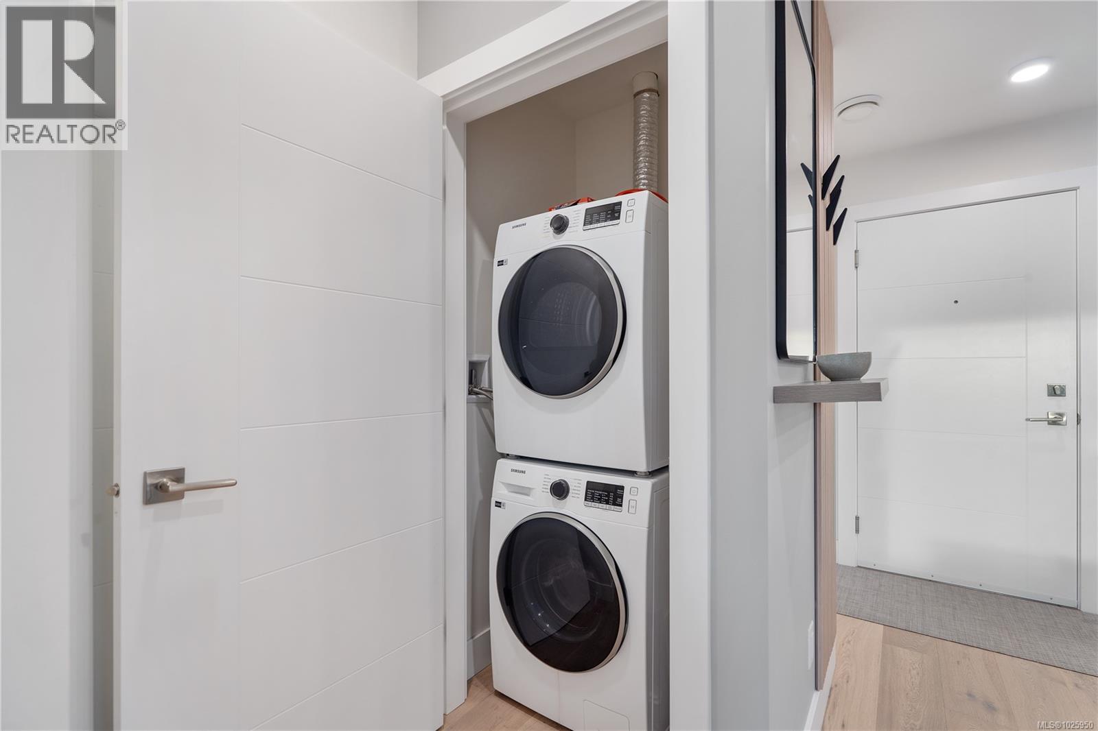 402 7098 Wallace Dr, Central Saanich, British Columbia  V8M 1G9 - Photo 13 - 1025950