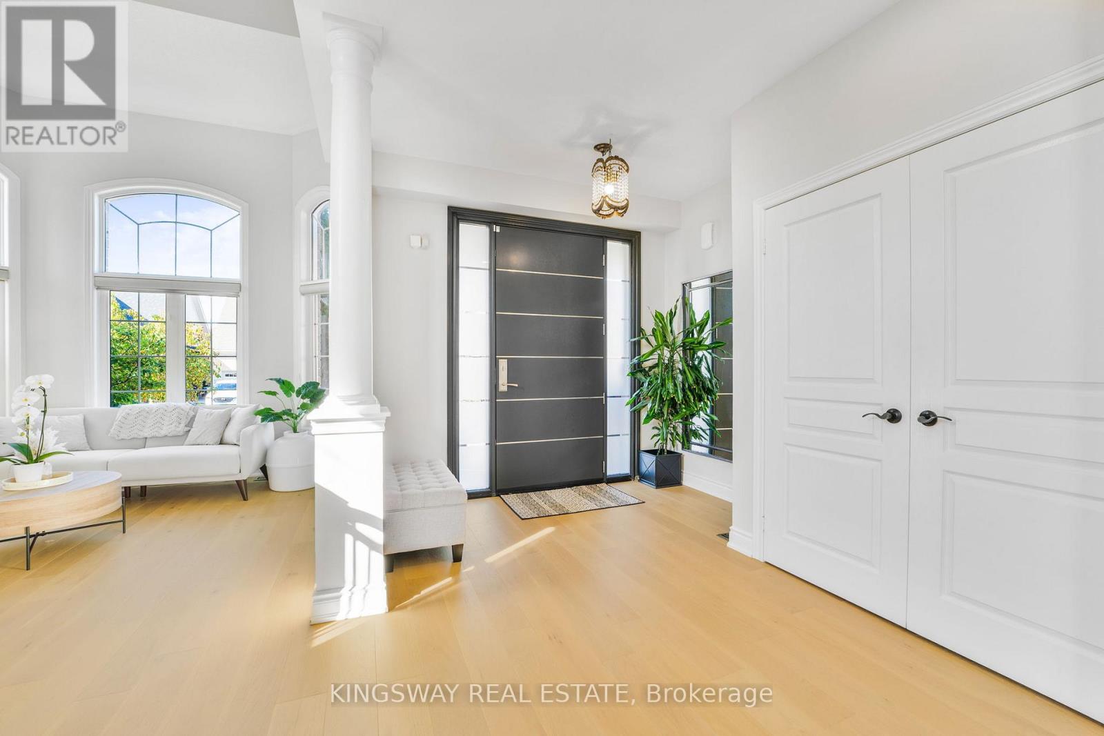 61 Milligan Street, Bradford West Gwillimbury, Ontario  L3Z 0A4 - Photo 3 - N12785748