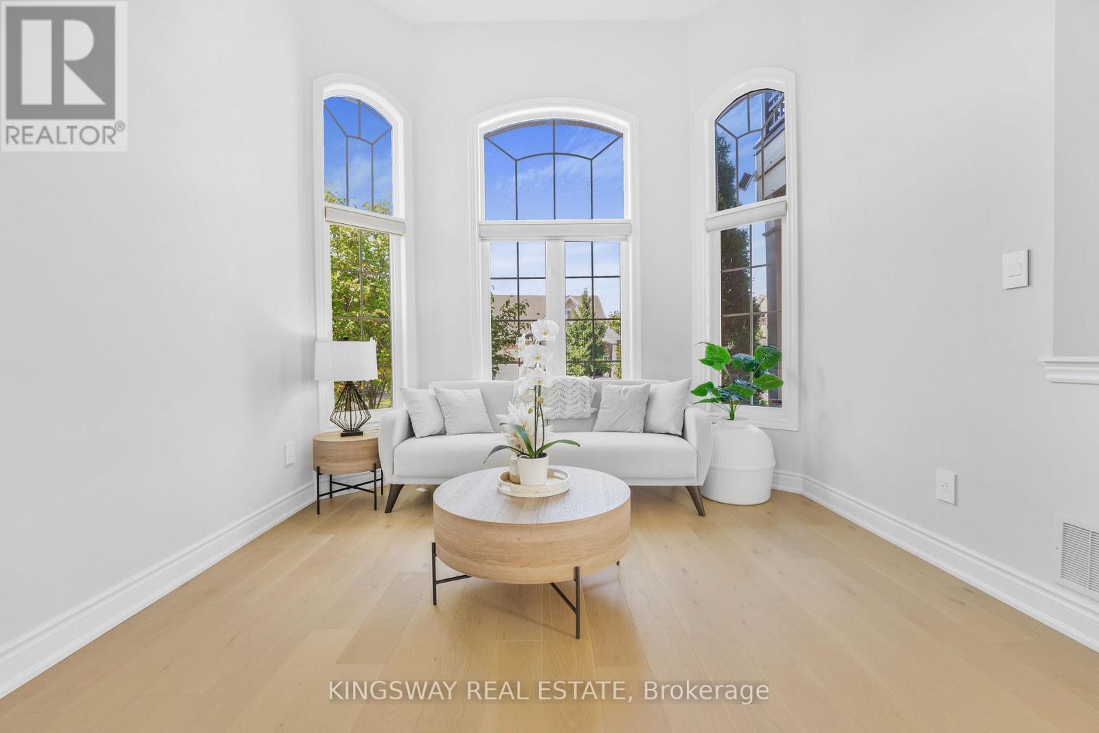 61 Milligan Street, Bradford West Gwillimbury, Ontario  L3Z 0A4 - Photo 6 - N12785748