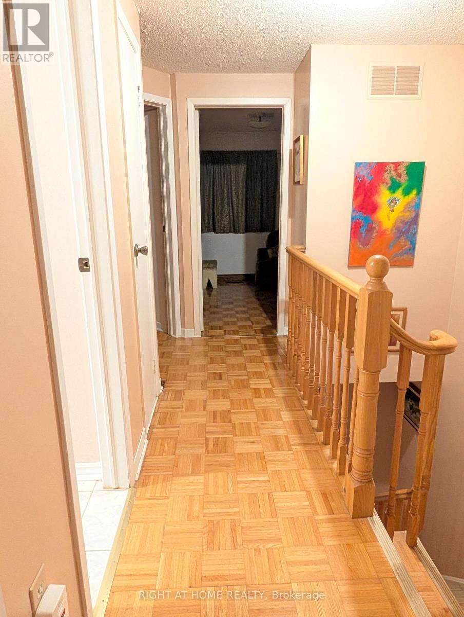 4278 Sawmill Valley Drive, Mississauga, Ontario  L5L 3M9 - Photo 37 - W12545416