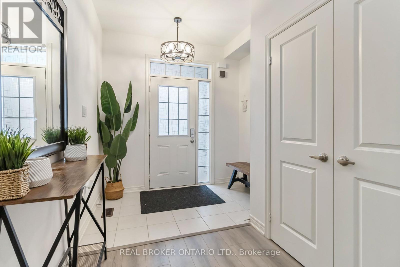 8 Lidstone Street, Cambridge, Ontario  N1T 0G4 - Photo 3 - X12785750