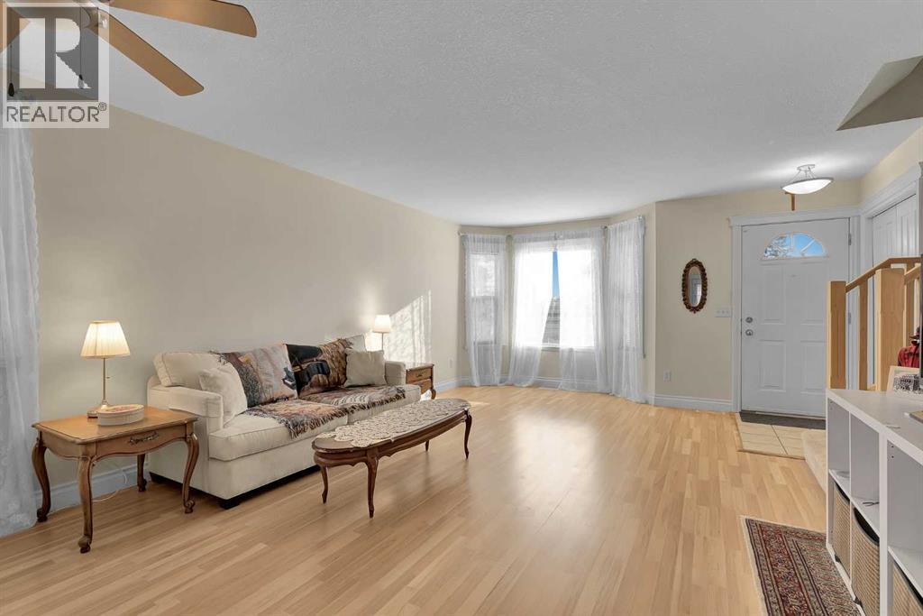 730 69 Avenue Sw, Calgary, Alberta  T2V 0P2 - Photo 5 - A2284956