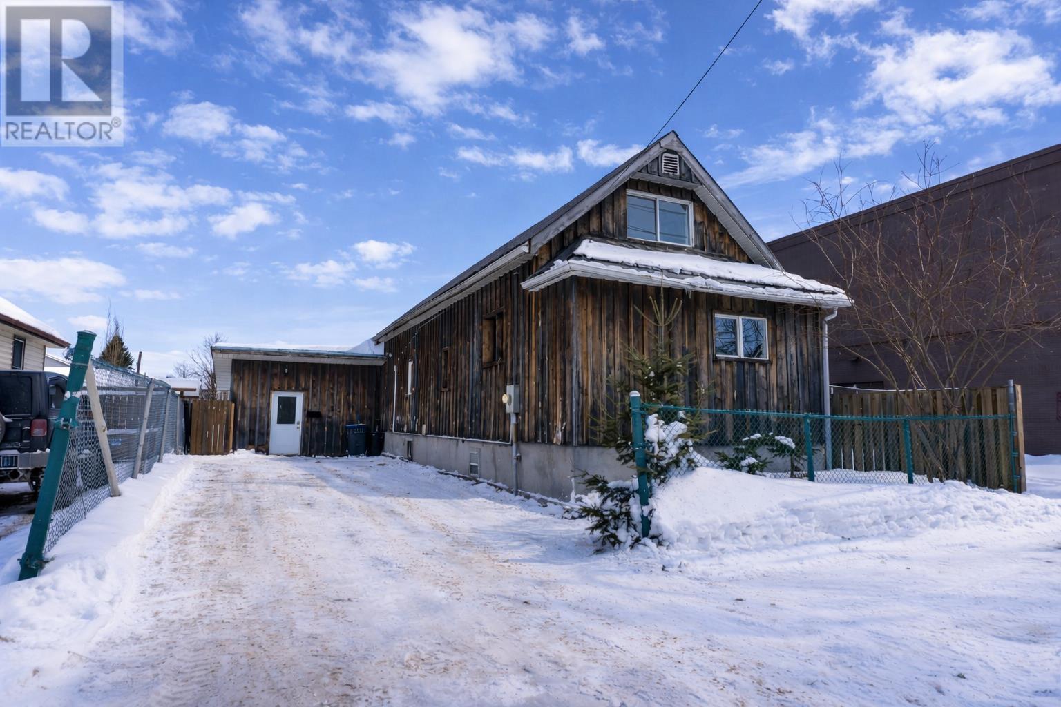 554 High St S, Thunder Bay, Ontario  P7B 3M5 - Photo 1 - TB2600178