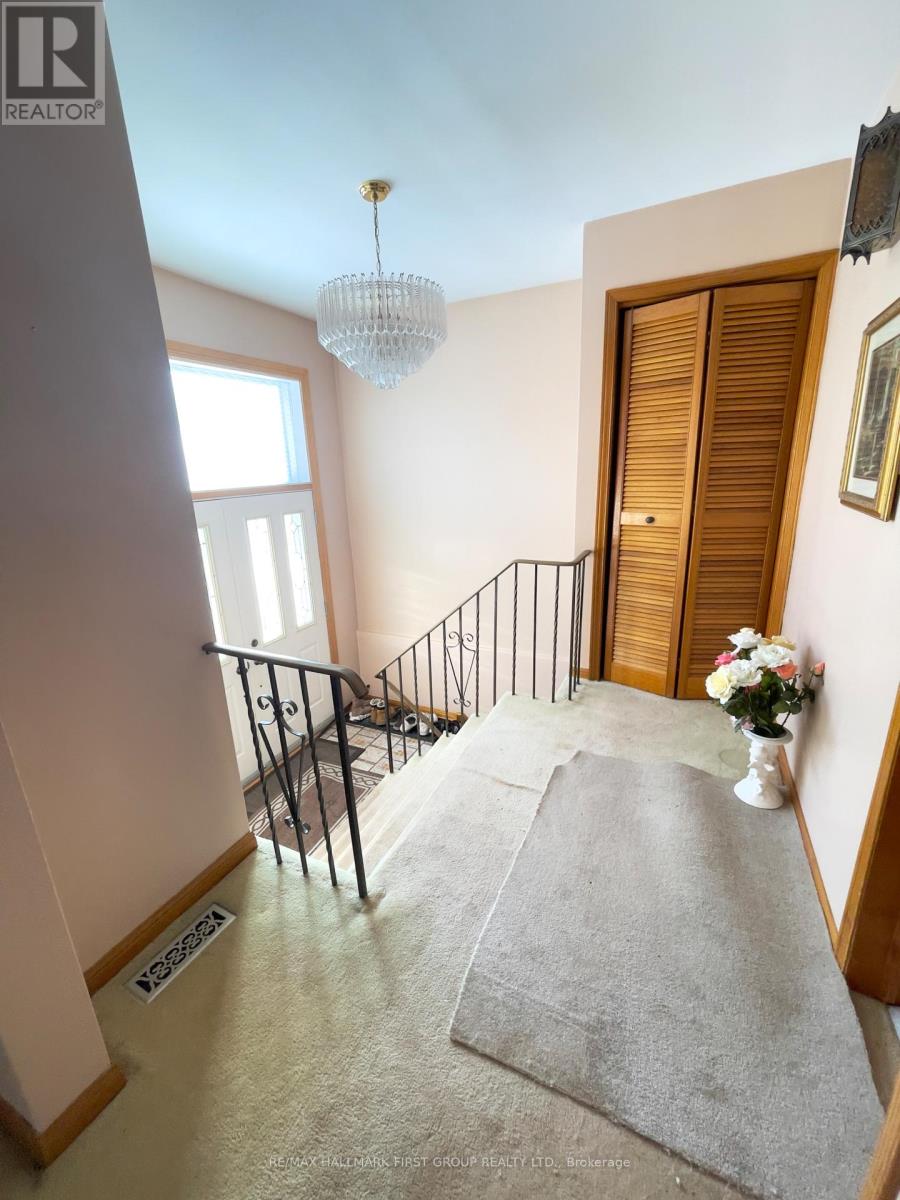 Room #1 - 23 St. Paschal Court N, Toronto, Ontario  M2M 1X6 - Photo 3 - C12785770