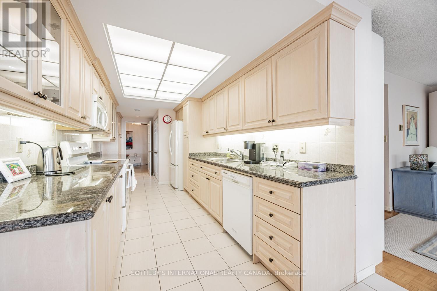 2305 - 85 Skymark Drive, Toronto, Ontario  M2H 3P2 - Photo 9 - C12785780