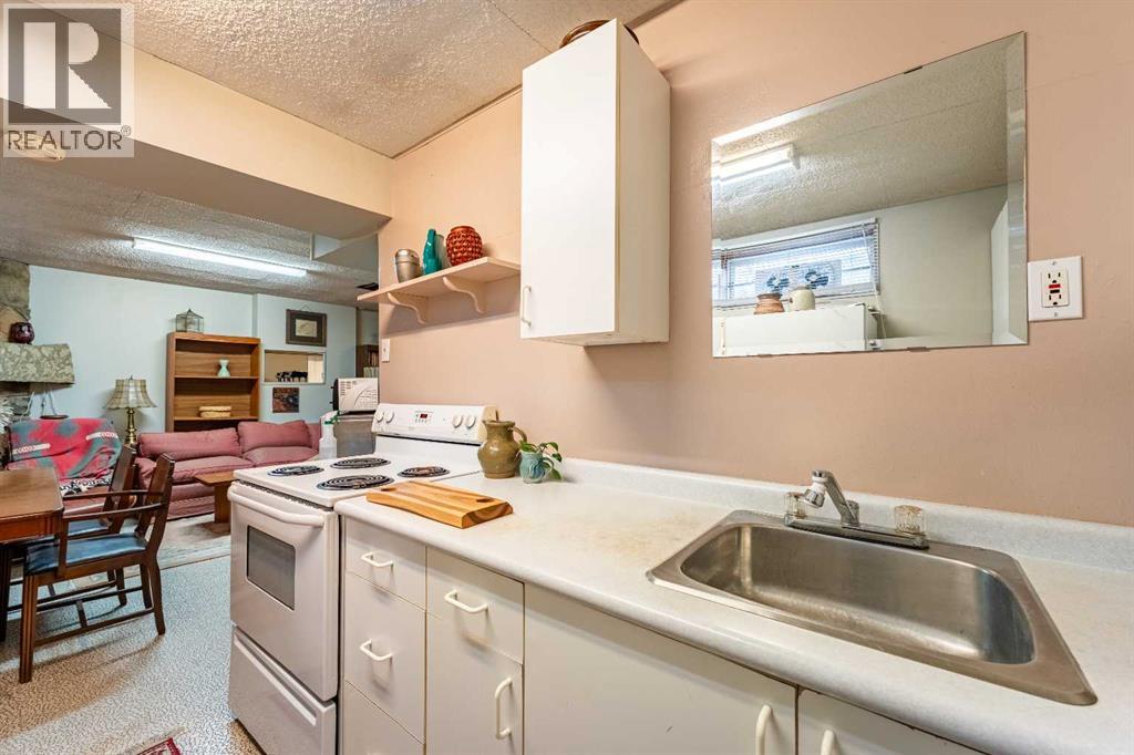 424 Tavender Road Nw, Calgary, Alberta  T2K 3M2 - Photo 14 - A2285325