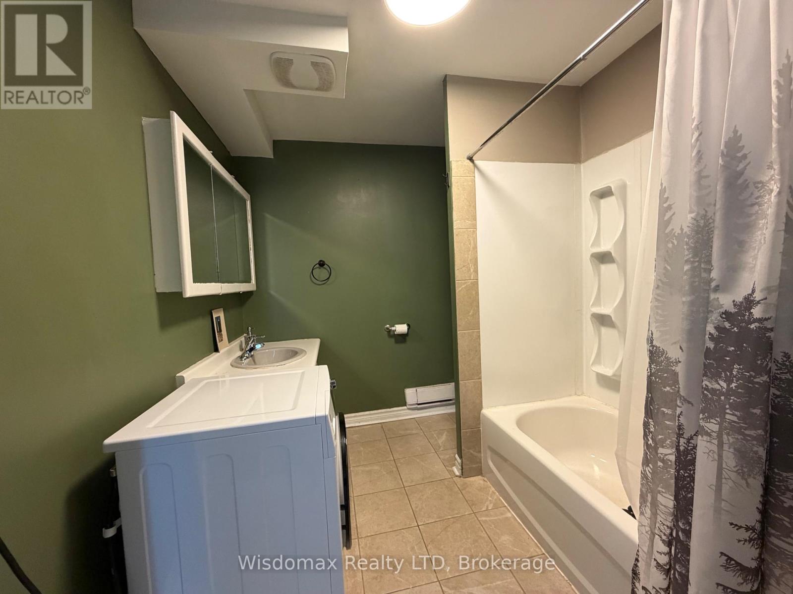 Mainfloor - 3838 Rebstock Road, Fort Erie, Ontario  L0S 1B0 - Photo 13 - X12612536