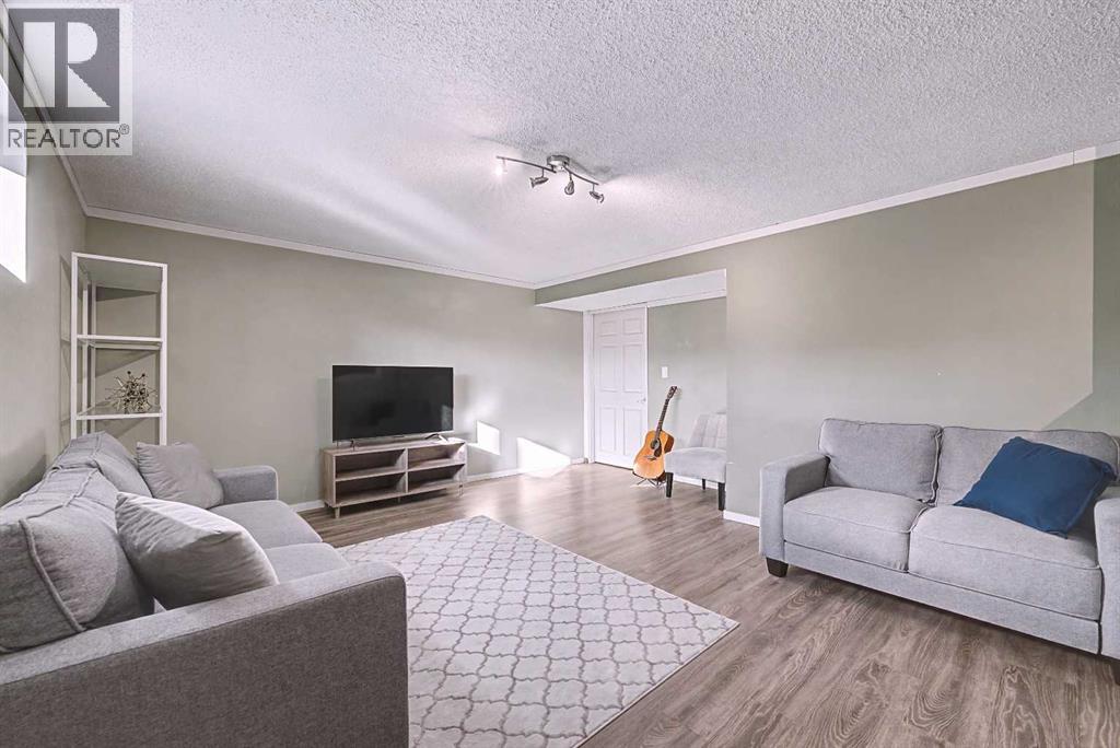 336 Penworth Way Se, Calgary, Alberta  T2A 4G2 - Photo 33 - A2285530