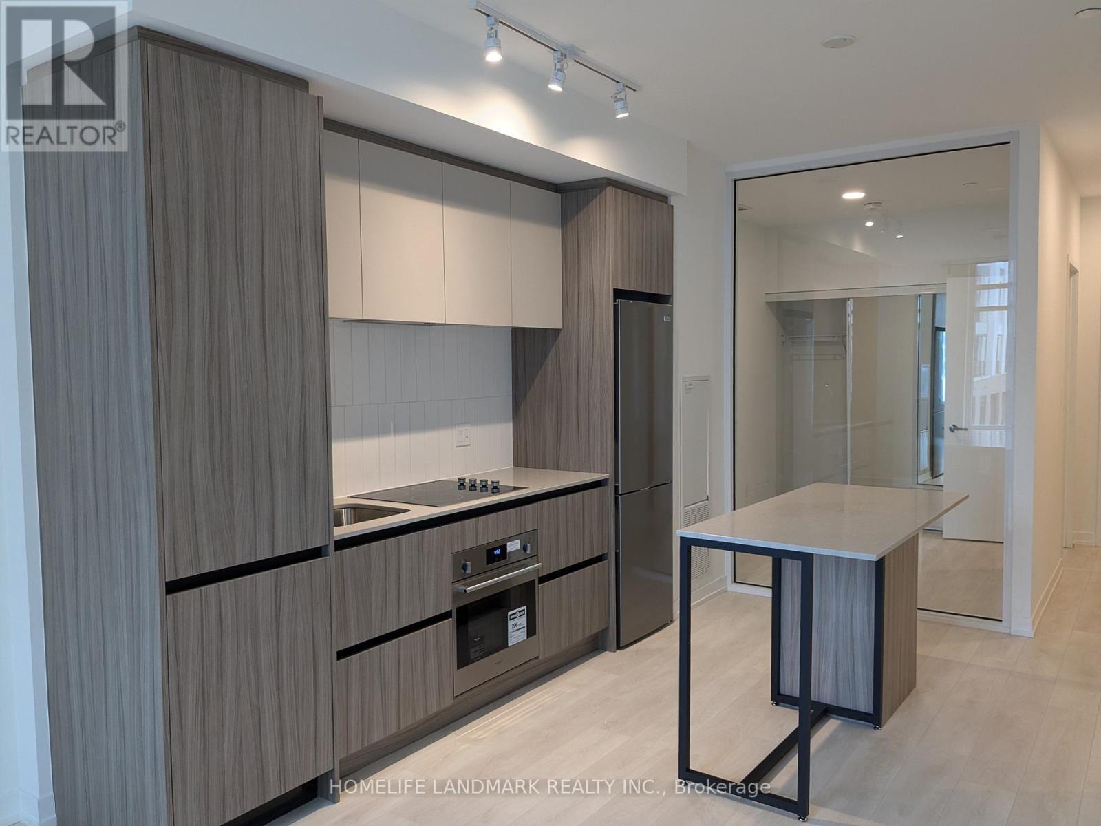 409 - 8 Beverley Glen Boulevard, Vaughan, Ontario  L4J 0L5 - Photo 3 - N12785804