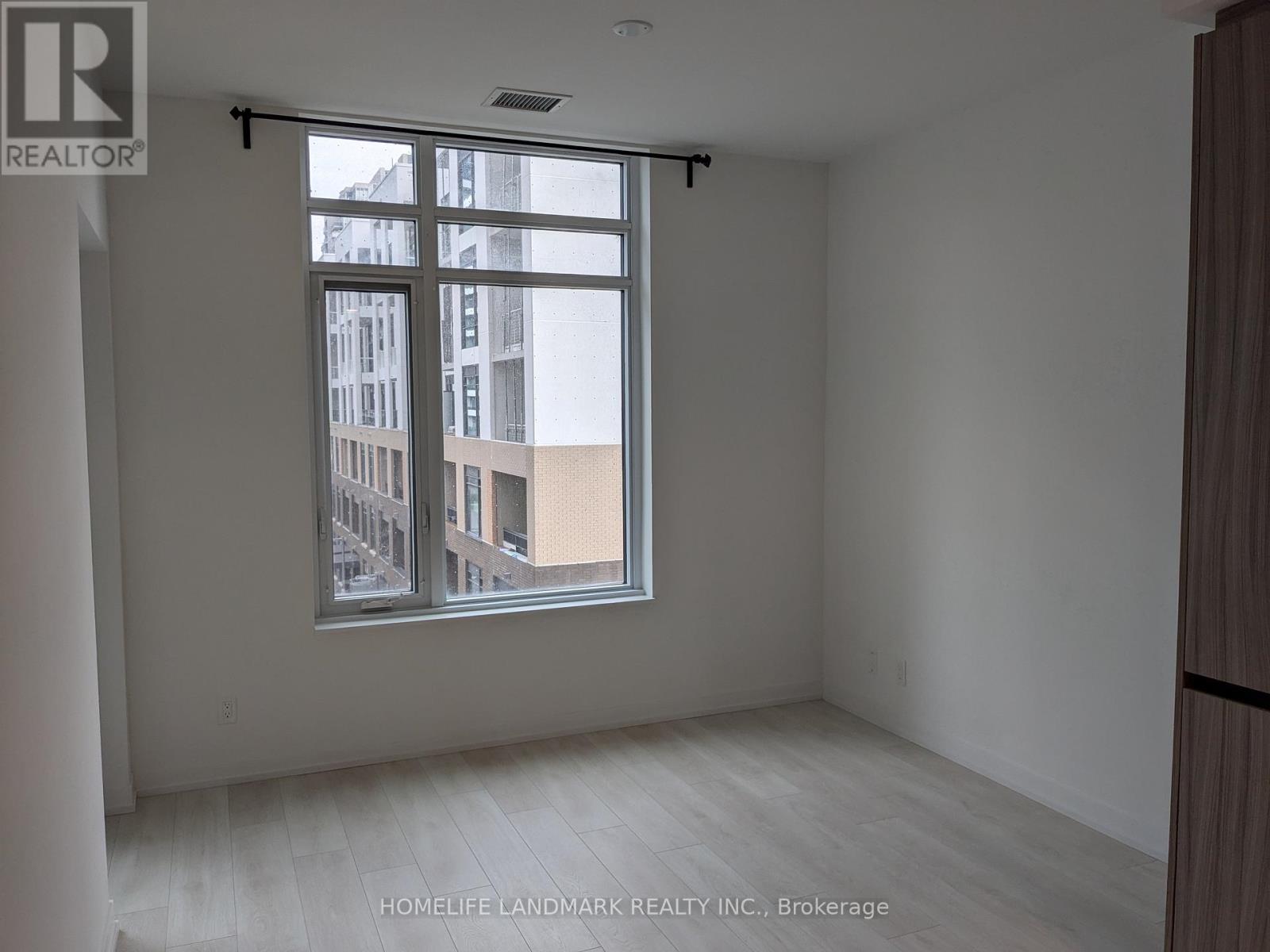 409 - 8 Beverley Glen Boulevard, Vaughan, Ontario  L4J 0L5 - Photo 6 - N12785804