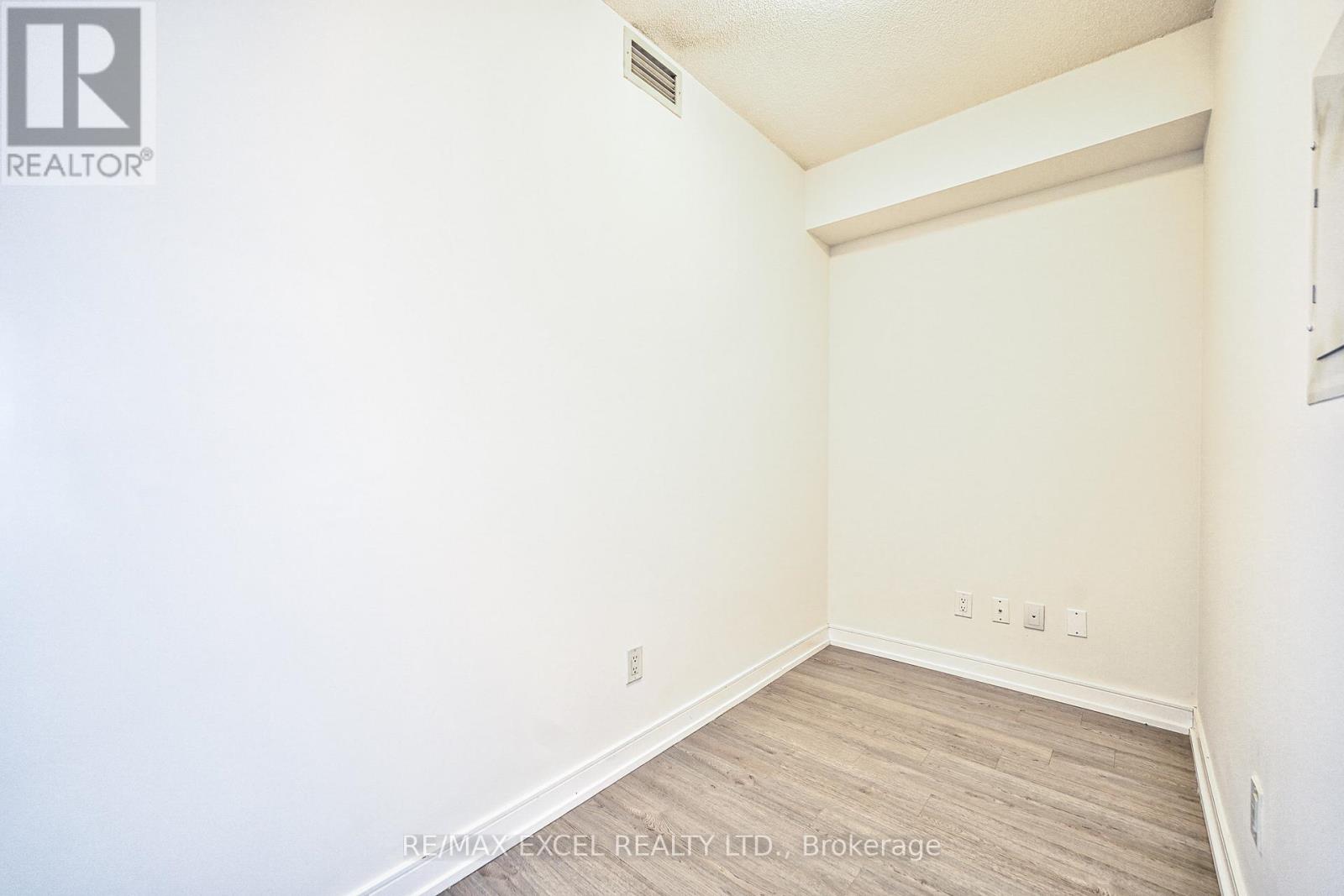 2303 - 20 Thomas Riley Road, Toronto, Ontario  M9B 1B3 - Photo 12 - W12785796