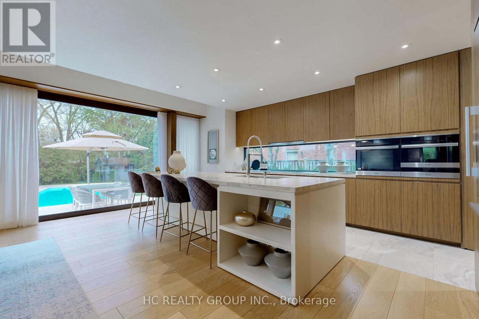 1336 Hillhurst Road, Oakville, Ontario  L6J 1X5 - Photo 12 - W12785802