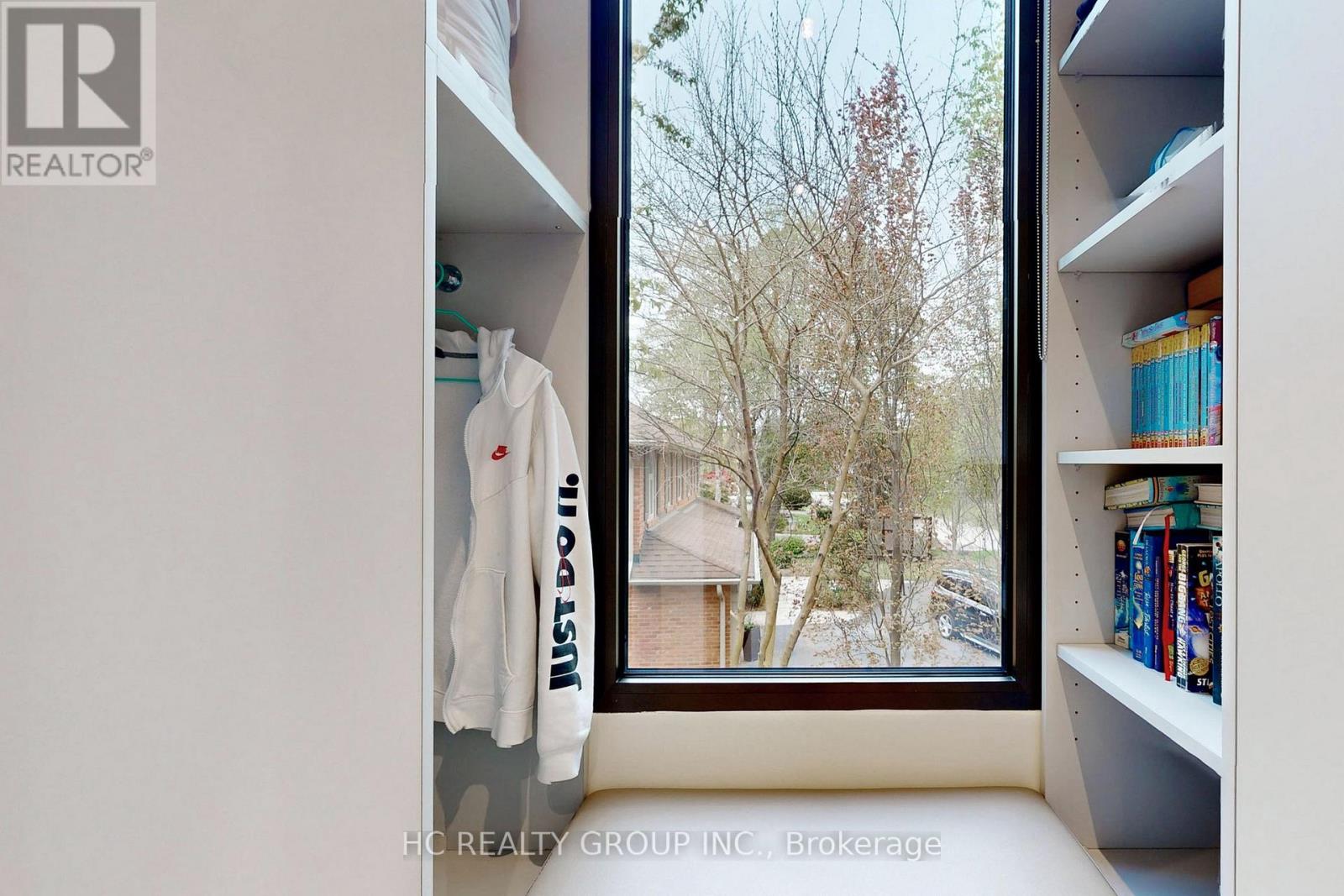 1336 Hillhurst Road, Oakville, Ontario  L6J 1X5 - Photo 33 - W12785802