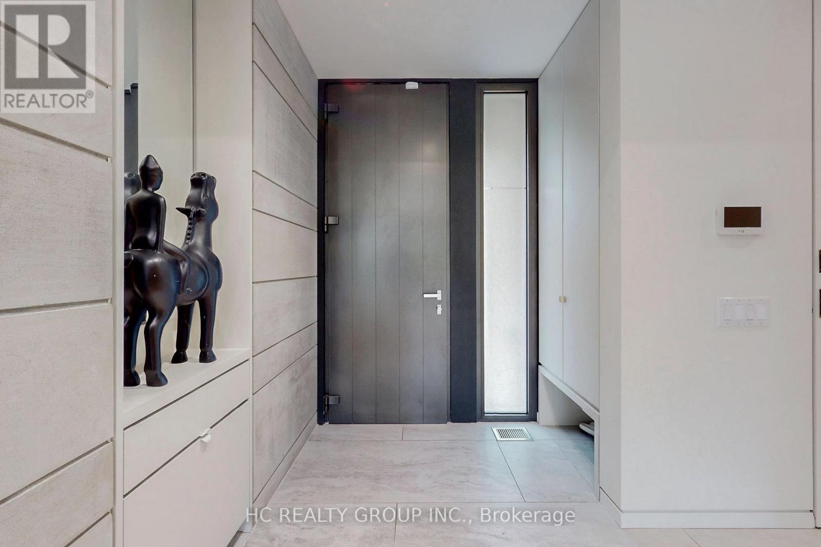 1336 Hillhurst Road, Oakville, Ontario  L6J 1X5 - Photo 5 - W12785802