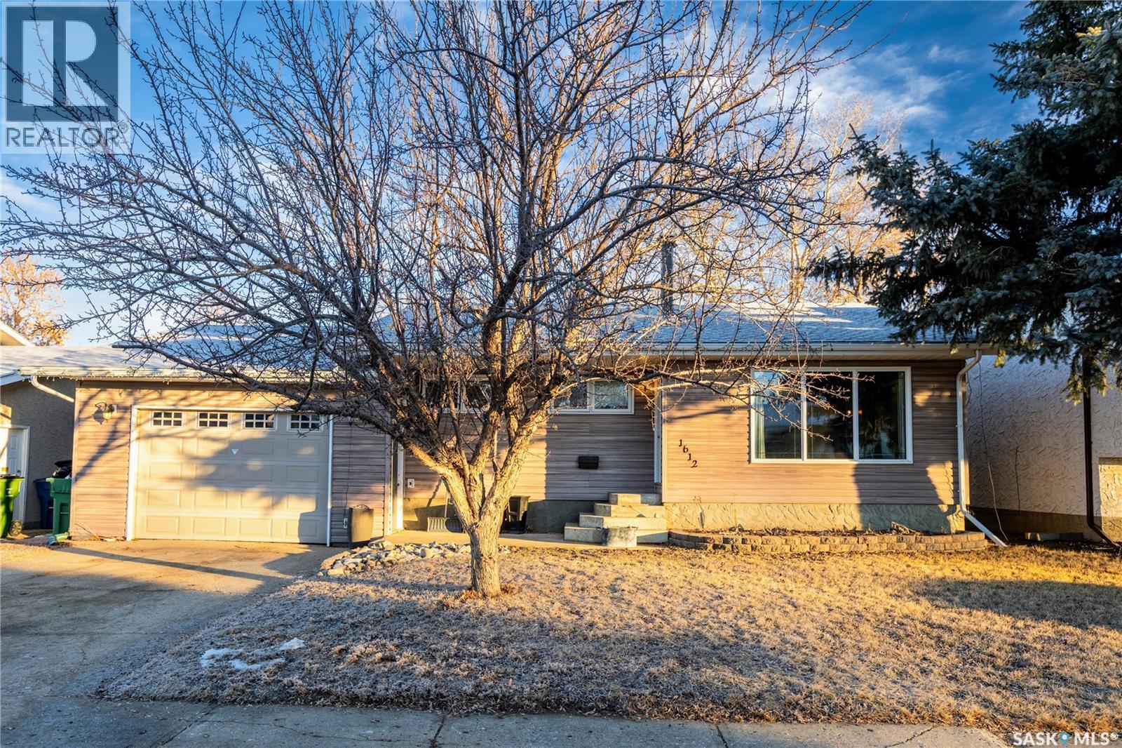 1612 Dunn STREET, Moose Jaw, Saskatchewan