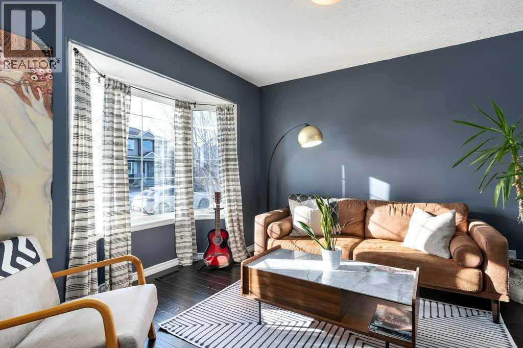 28 Everstone Way Sw, Calgary, Alberta  T2Y 4E4 - Photo 4 - A2284656