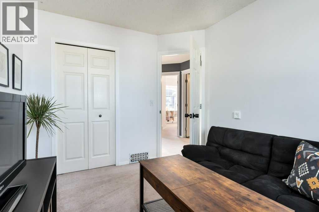 28 Everstone Way Sw, Calgary, Alberta  T2Y 4E4 - Photo 27 - A2284656
