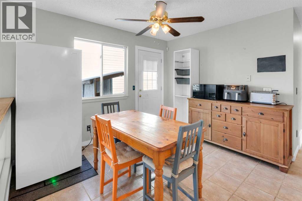 8035 Laguna Way Ne, Calgary, Alberta  T1Y 7A3 - Photo 5 - A2285569