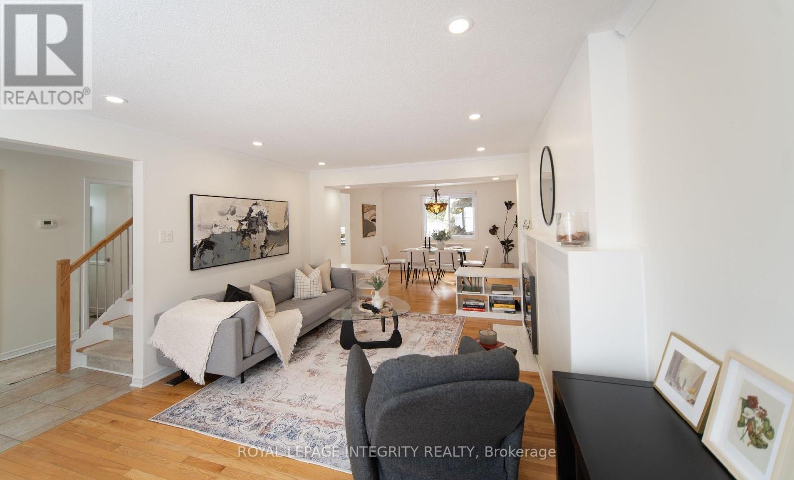 652 La Verendrye Drive, Ottawa, Ontario  K1J 7X4 - Photo 5 - X12785824