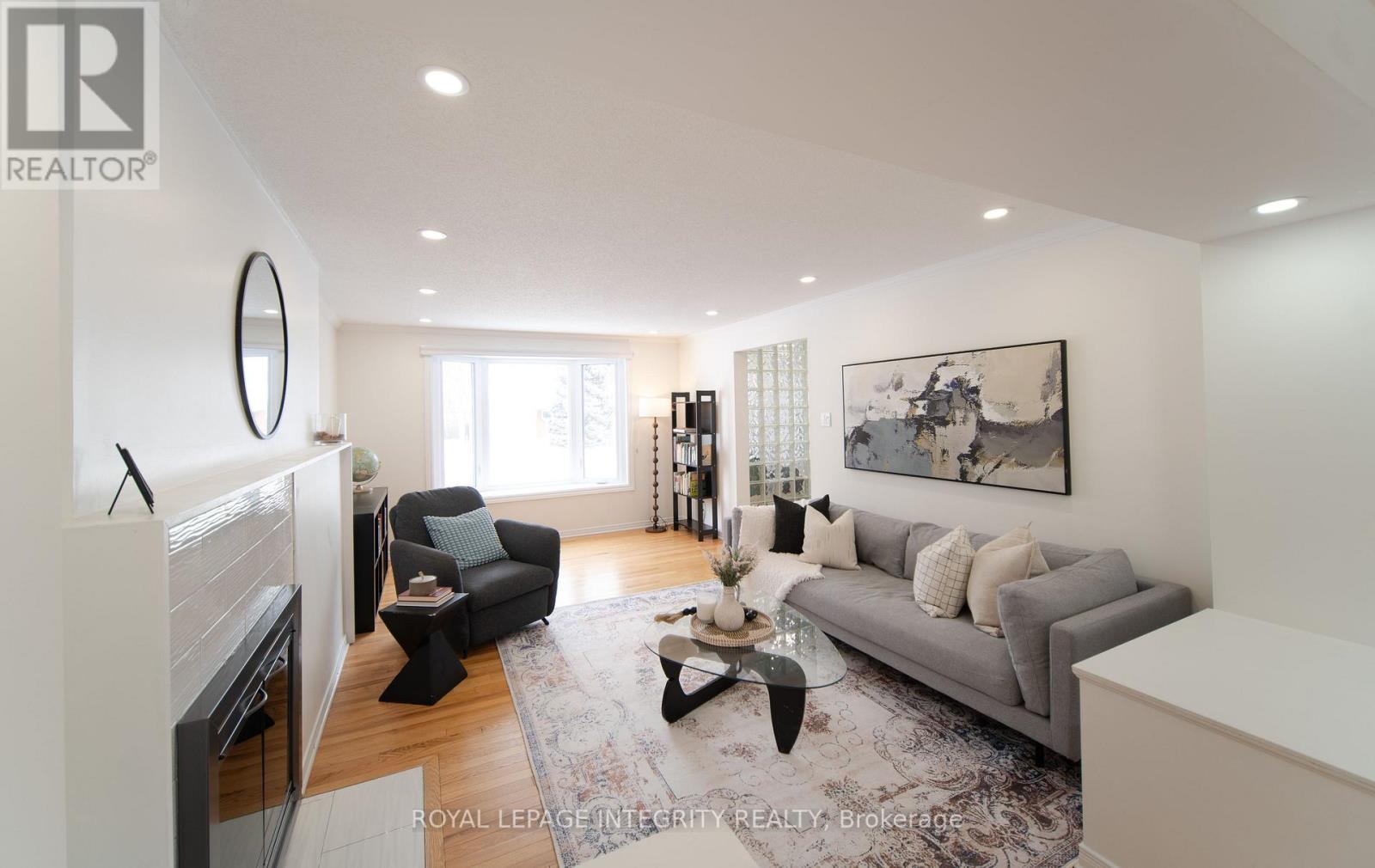 652 La Verendrye Drive, Ottawa, Ontario  K1J 7X4 - Photo 7 - X12785824