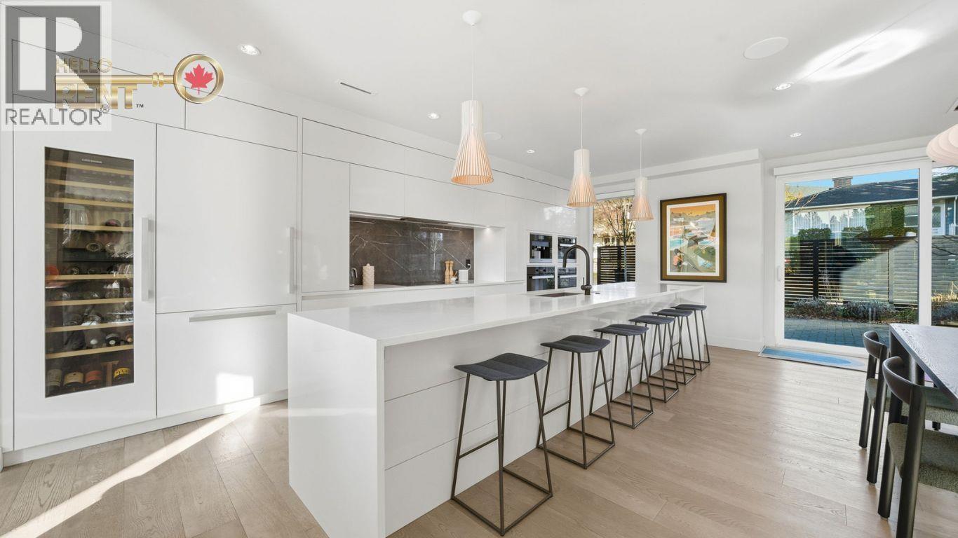 2710 Crescentview Drive, North Vancouver, British Columbia  V7R 2V1 - Photo 14 - R3089673