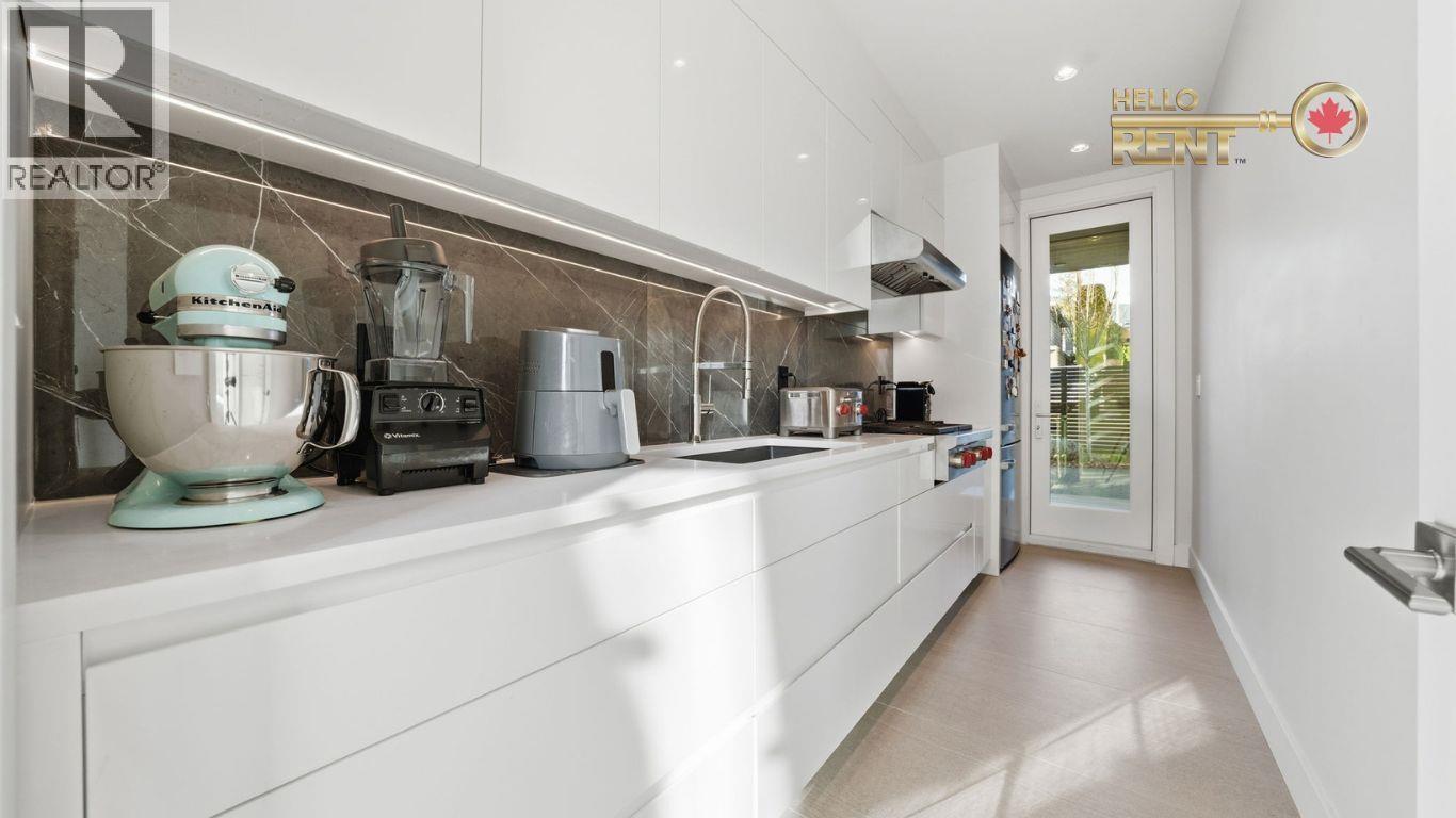 2710 Crescentview Drive, North Vancouver, British Columbia  V7R 2V1 - Photo 18 - R3089673